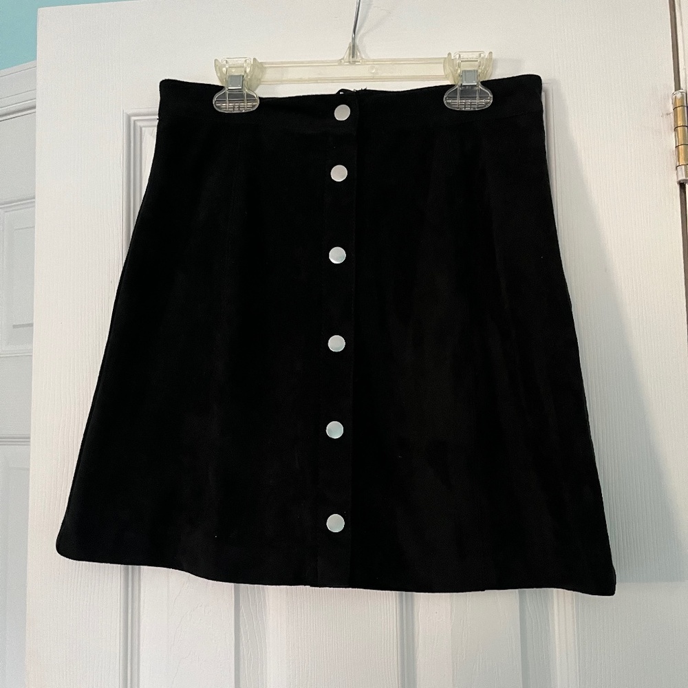 Mini button up H&M shirt in black; size 6